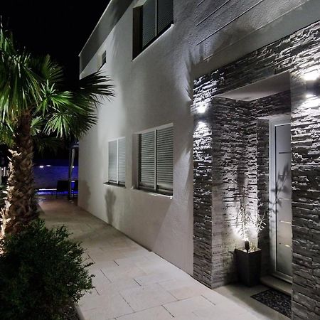 Villa Maris Нин Екстериор снимка